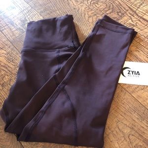 NWT- Ziya 7/8 wine pocket Light n Tight